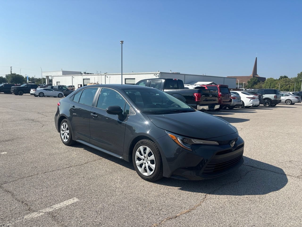 Used 2025 Toyota Corolla LE FWD image 3