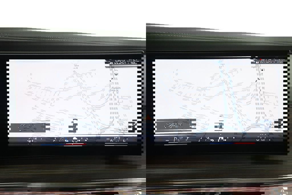 Used 2024 BMW i7 eDrive50 image 18