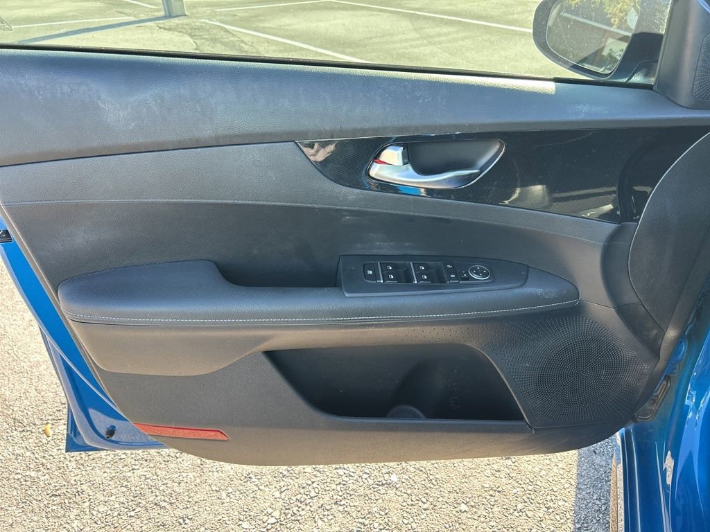 Used 2023 Kia Forte GT-Line image 17