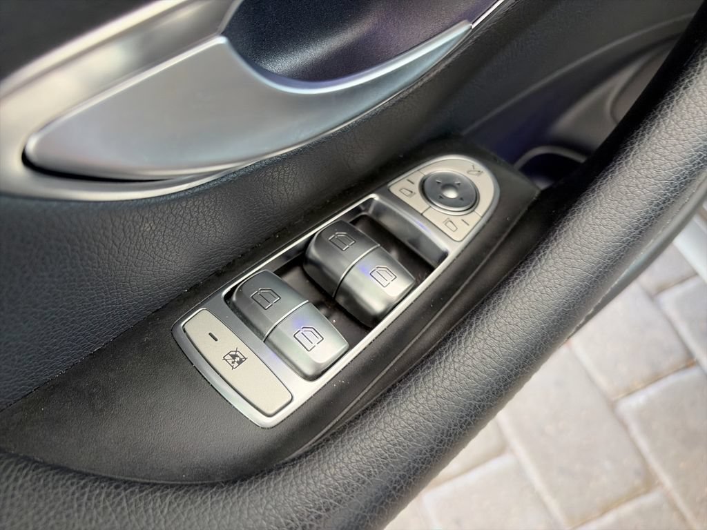 Used 2017 Mercedes-Benz E 300 4MATIC image 12
