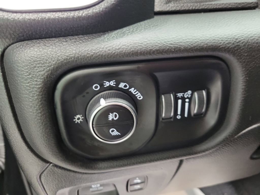 Used 2025 RAM 1500 Big Horn image 32