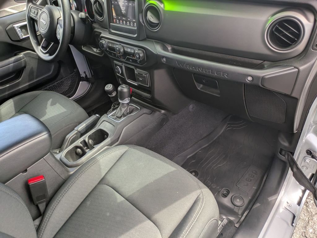 Used 2022 Jeep Wrangler Unlimited Sport image 25
