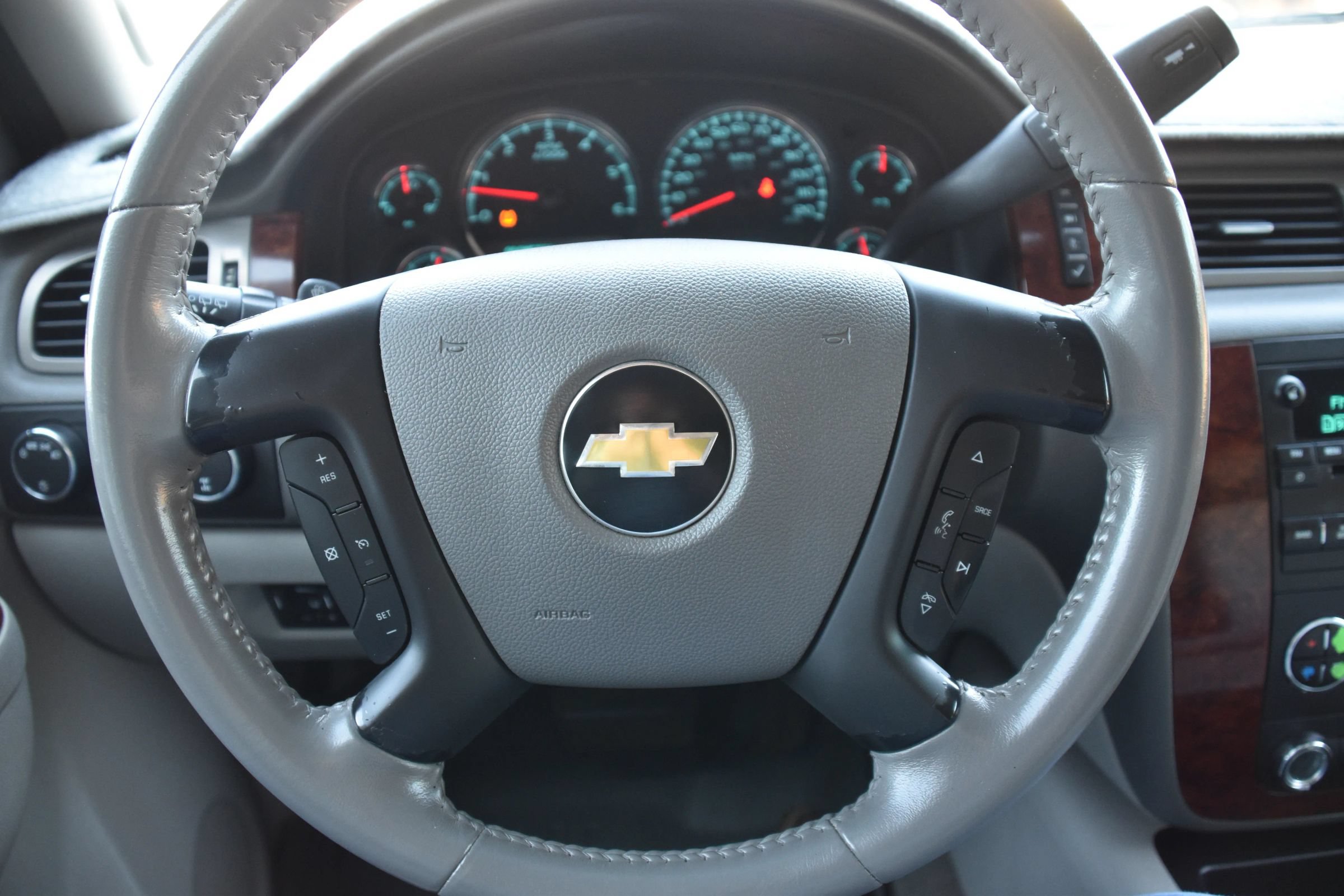 Used 2010 Chevrolet Tahoe LT w/ Luxury Package AWD/4WD image 35