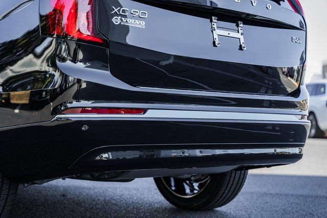 New 2026 Volvo XC90 B6 Plus w/ Protection Package Premier image 8