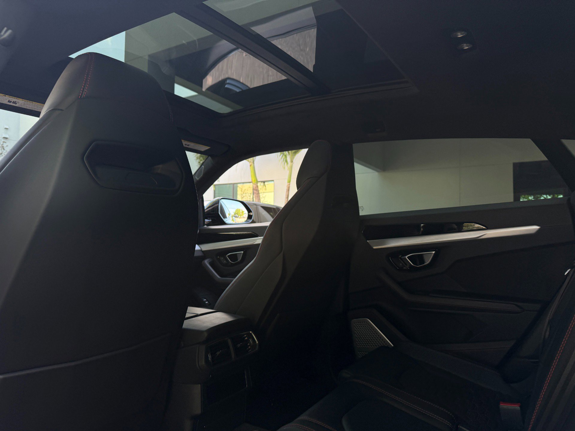 Used 2019 Lamborghini Urus image 22