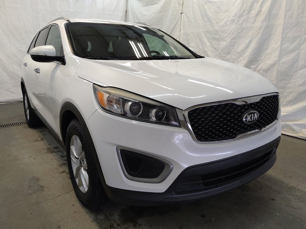 Used 2016 Kia Sorento LX w/ LX Convenience Package image 13
