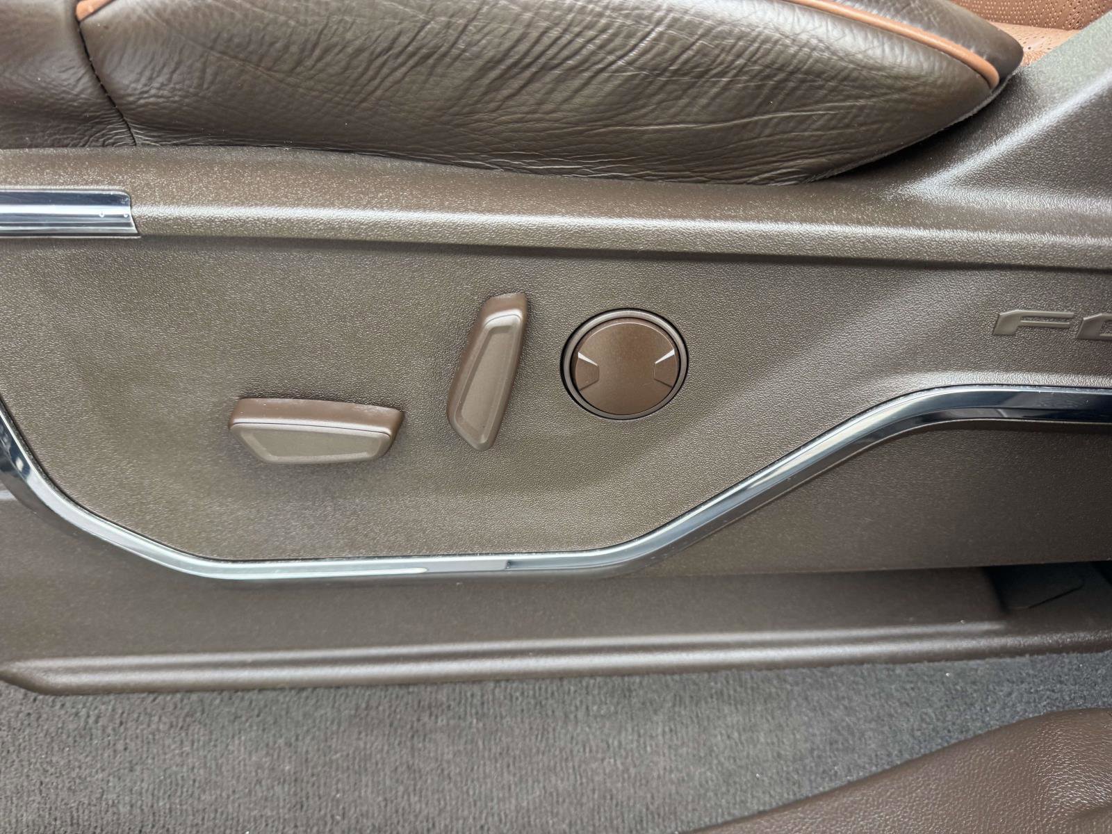 Used 2023 Ford F450 King Ranch w/ Chrome Package image 27