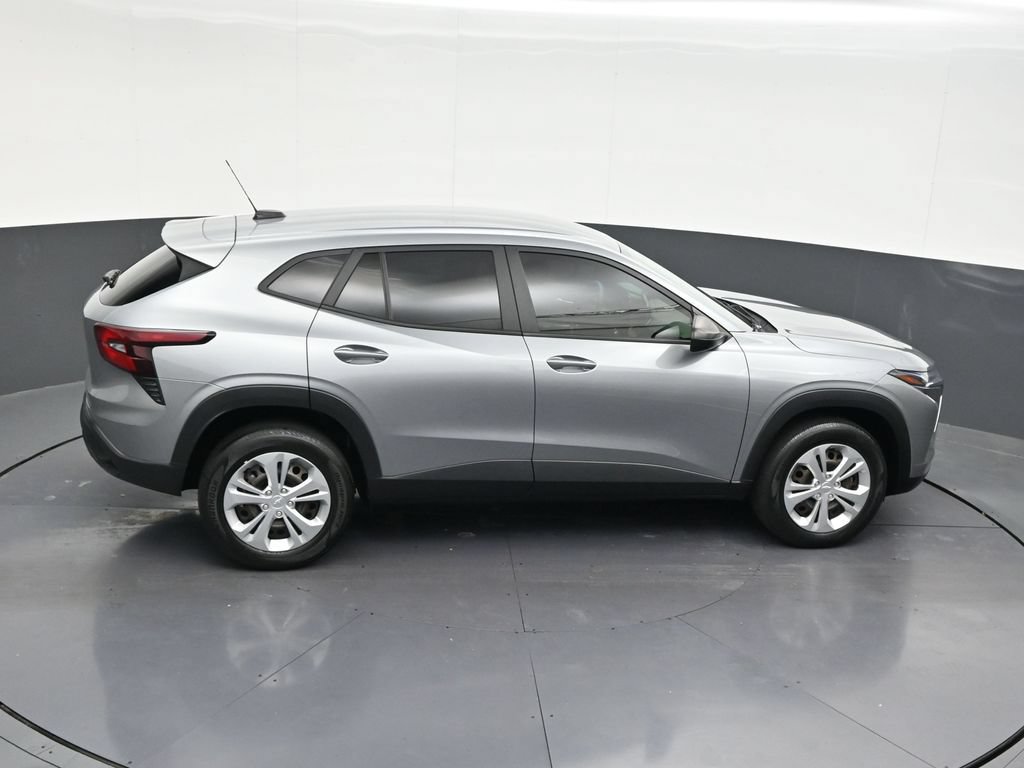 Used 2024 Chevrolet Trax LS FWD image 21