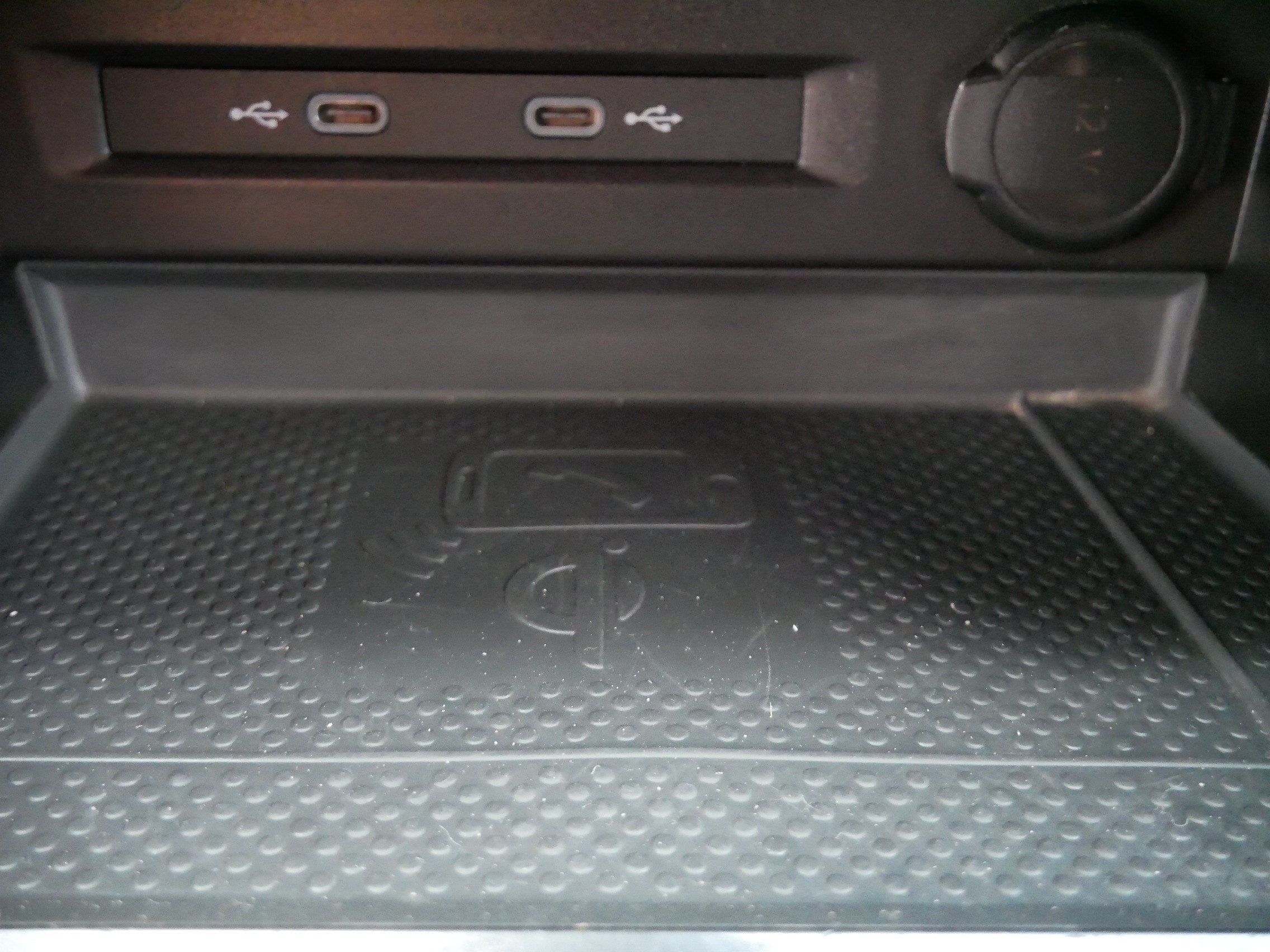 Certified 2022 Volkswagen Tiguan SE R-Line AWD/4WD image 29