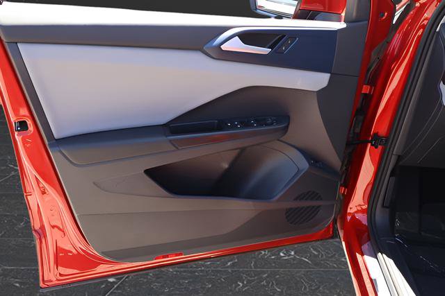 Certified 2022 Volkswagen Taos SE w/ Panoramic Sunroof Package FWD image 11