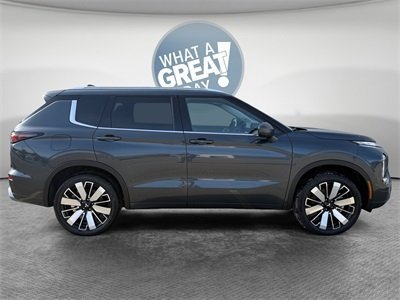 New 2025 Mitsubishi Outlander SEL image 2
