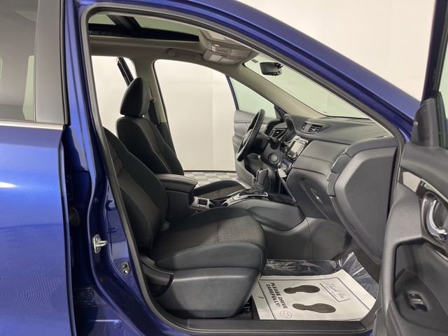 Used 2018 Nissan Rogue SV w/ Sun & Sound Touring Package image 40