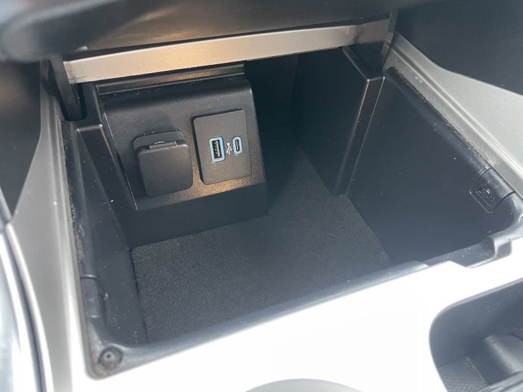 Used 2023 Ford Explorer XLT w/ Equipment Group 202A image 13