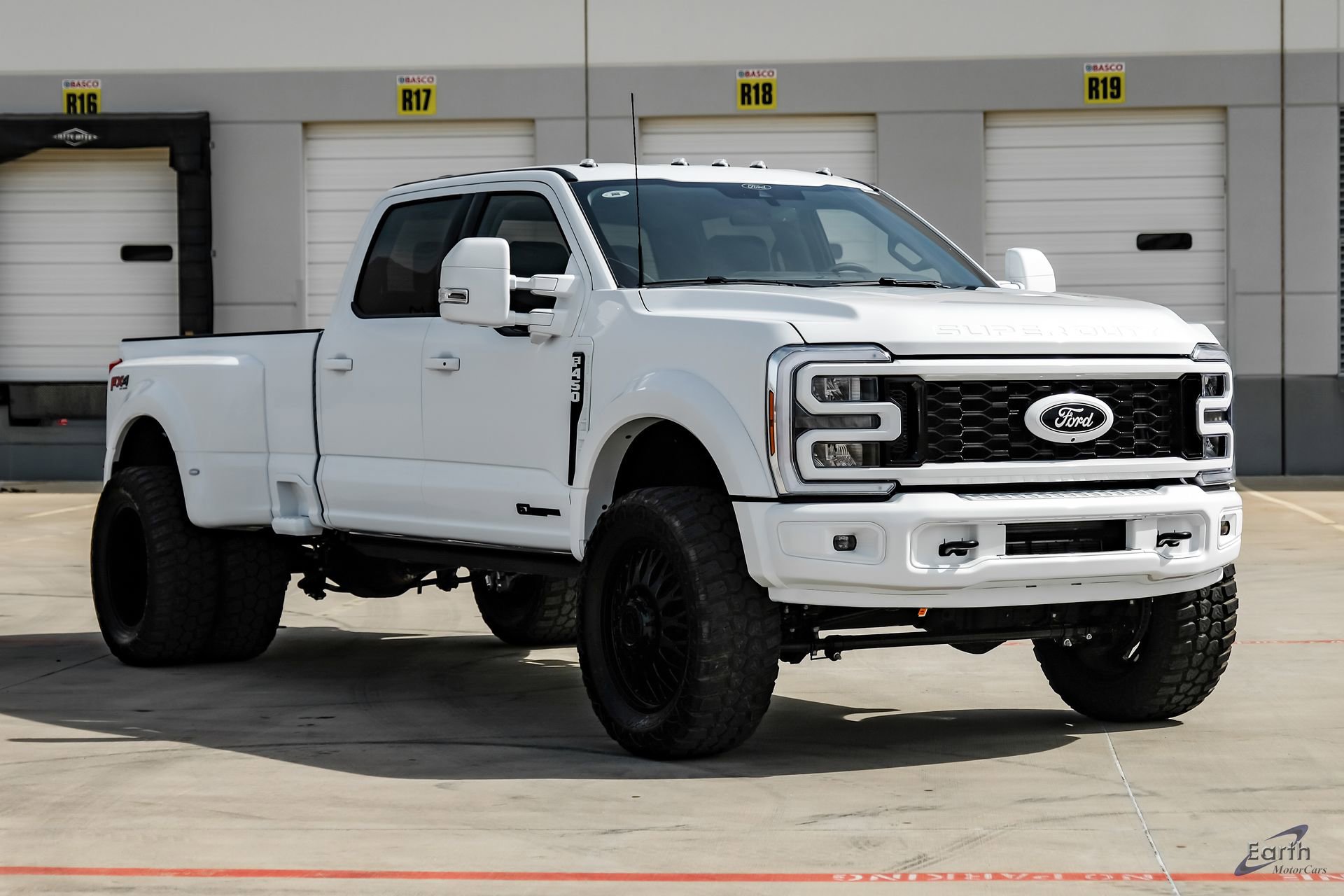 Used 2026 Ford F450 Lariat w/ FX4 Off-Road Package image 21
