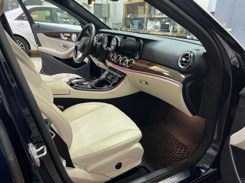 Used 2018 Mercedes-Benz E 300 4MATIC image 31