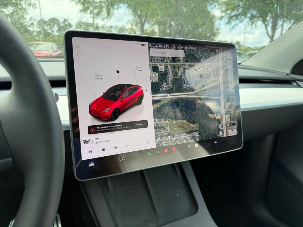 Used 2024 Tesla Model Y Performance image 24