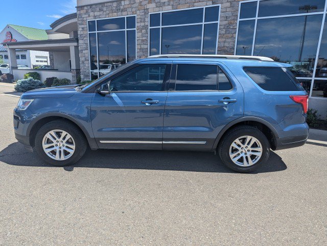 Used 2018 Ford Explorer XLT w/ Equipment Group 202A AWD/4WD image 2
