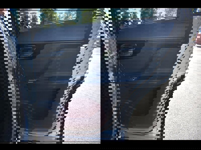 Used 2019 Jaguar F-PACE Premium image 27