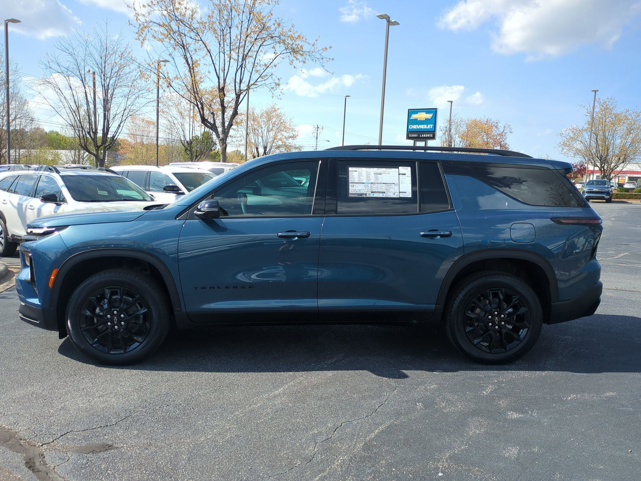 New 2026 Chevrolet Traverse LT w/ Midnight/Sport Edition FWD image 6