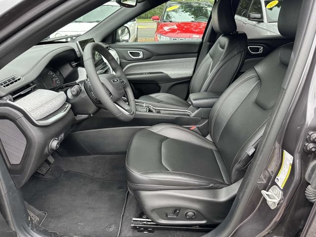 Used 2024 Jeep Compass Latitude w/ Sun and Sound Group AWD/4WD image 15