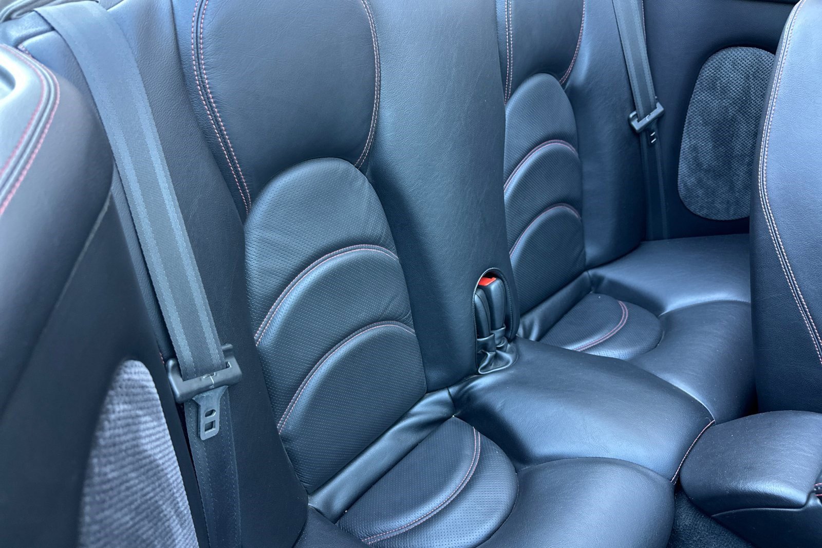 Used 2001 Jaguar XKR Convertible image 28