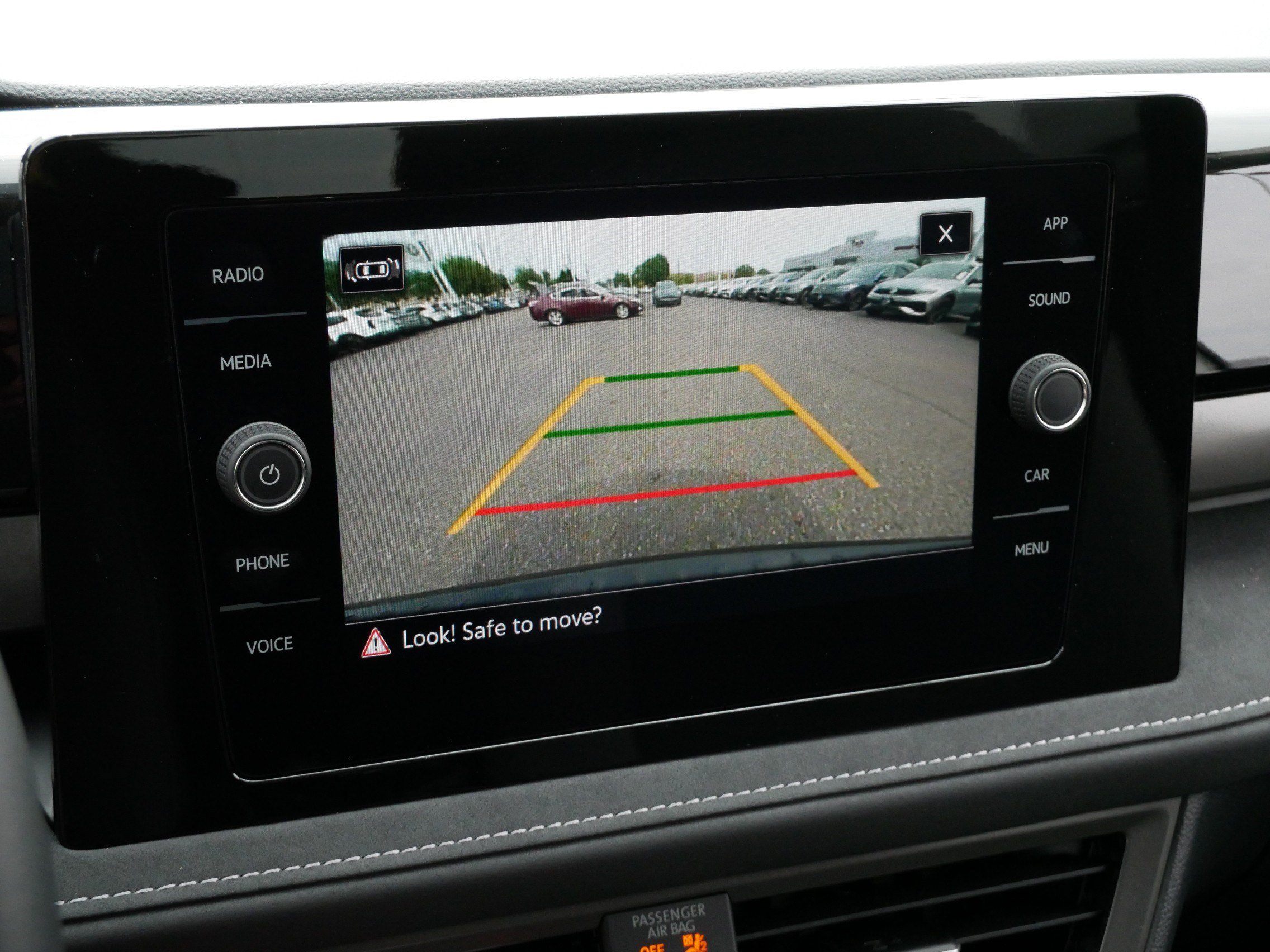 Certified 2025 Volkswagen Taos SE AWD/4WD image 32