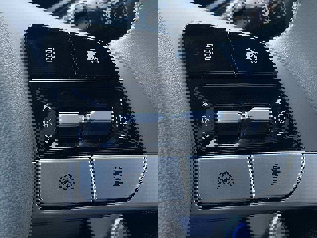 Used 2025 Hyundai Elantra SEL image 23