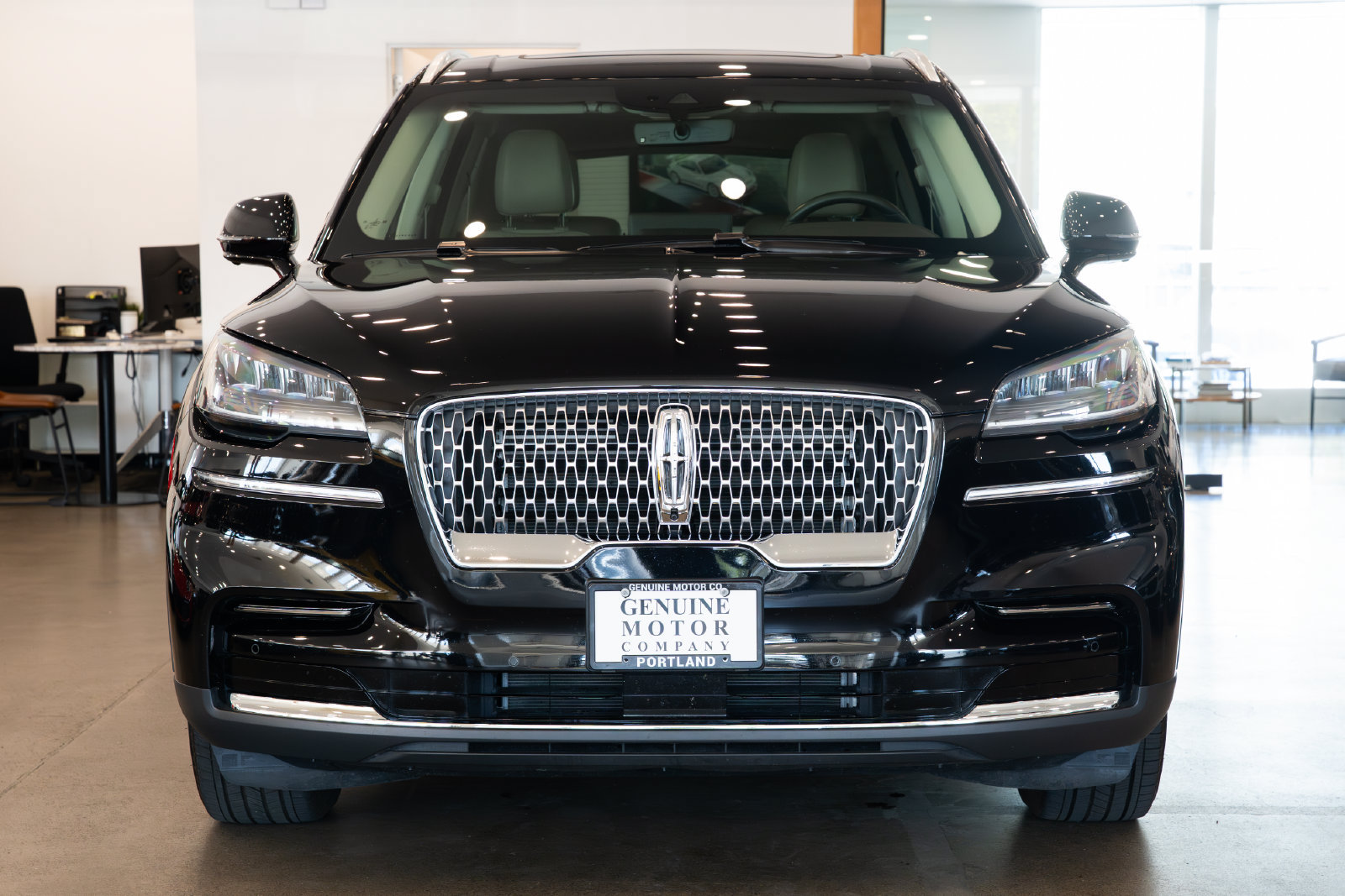 Used 2022 Lincoln Aviator Reserve RWD image 2