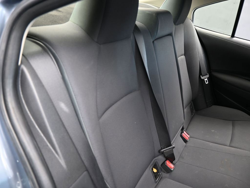 Used 2021 Toyota Corolla LE image 32