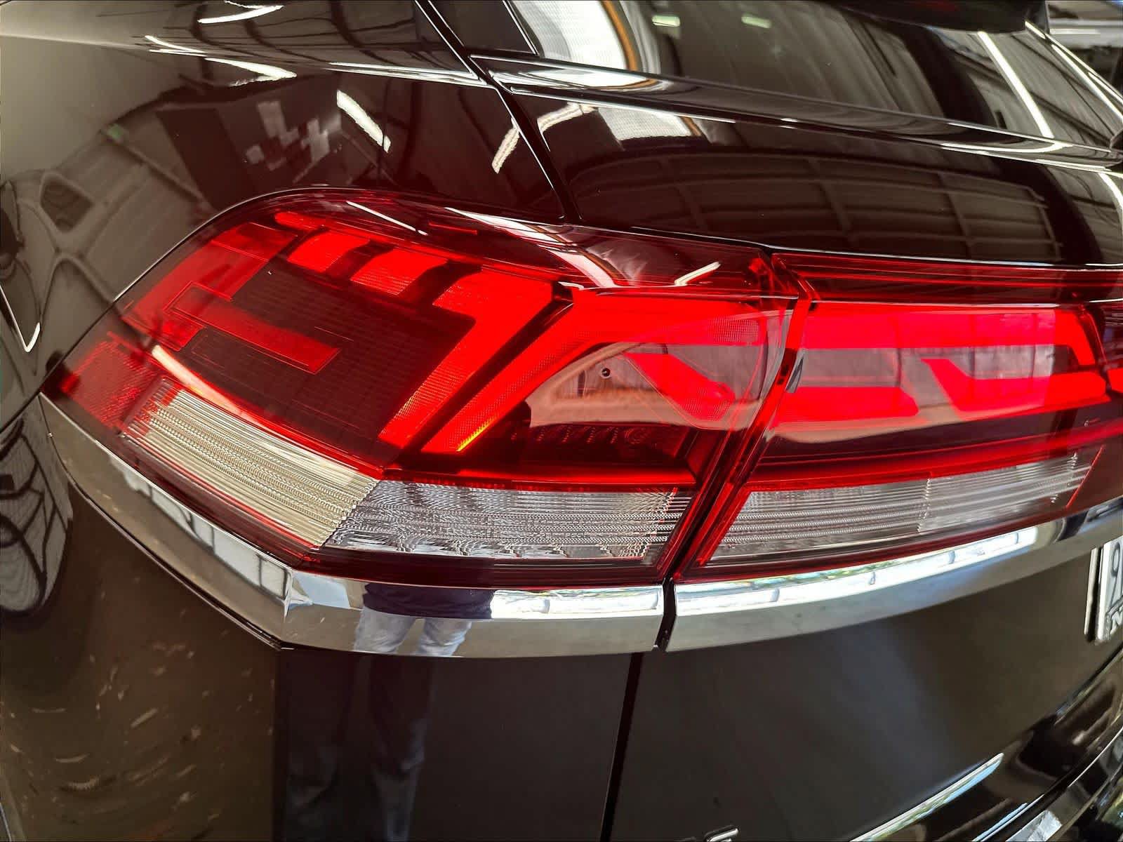 Certified 2026 Volkswagen Atlas Cross Sport SE w/ Panoramic Sunroof Package AWD/4WD image 26
