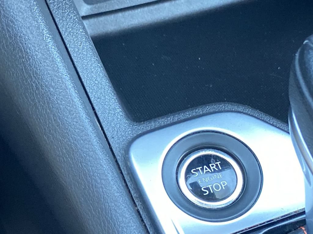 Used 2025 Nissan Sentra SR FWD image 12