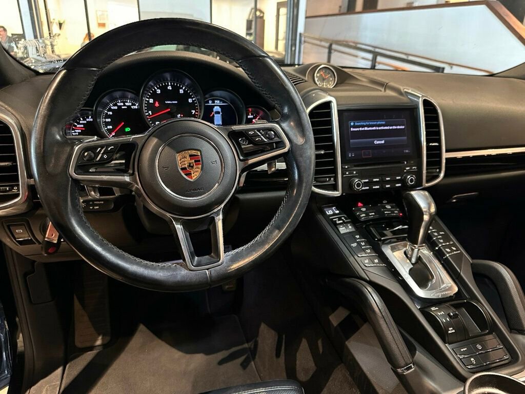 Used 2018 Porsche Cayenne AWD/4WD image 15