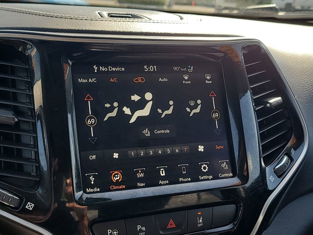 Used 2020 Jeep Cherokee Limited w/ Technology Group AWD/4WD image 22