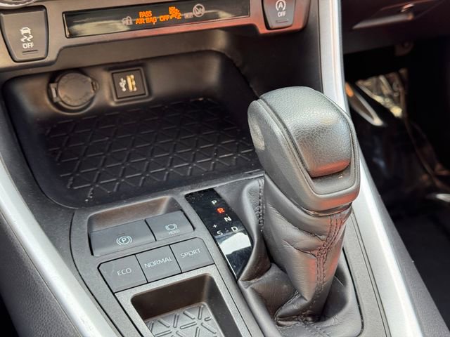 Used 2025 Toyota RAV4 XLE image 17