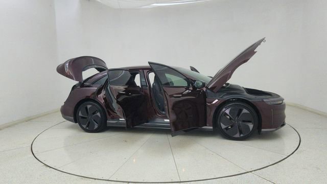 Used 2024 Lucid Air Pure RWD image 70