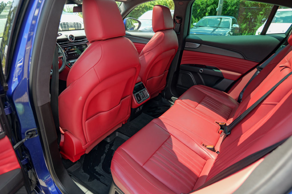 Used 2023 Maserati Grecale Modena AWD/4WD image 26