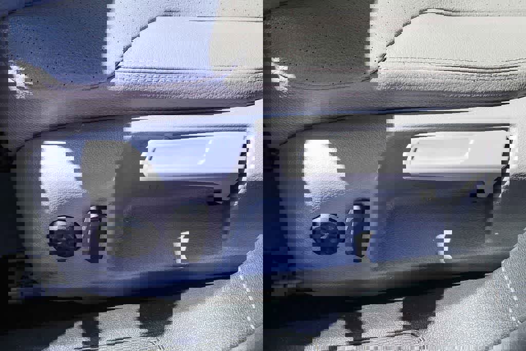 Used 2007 Volkswagen Passat 2.0T image 15