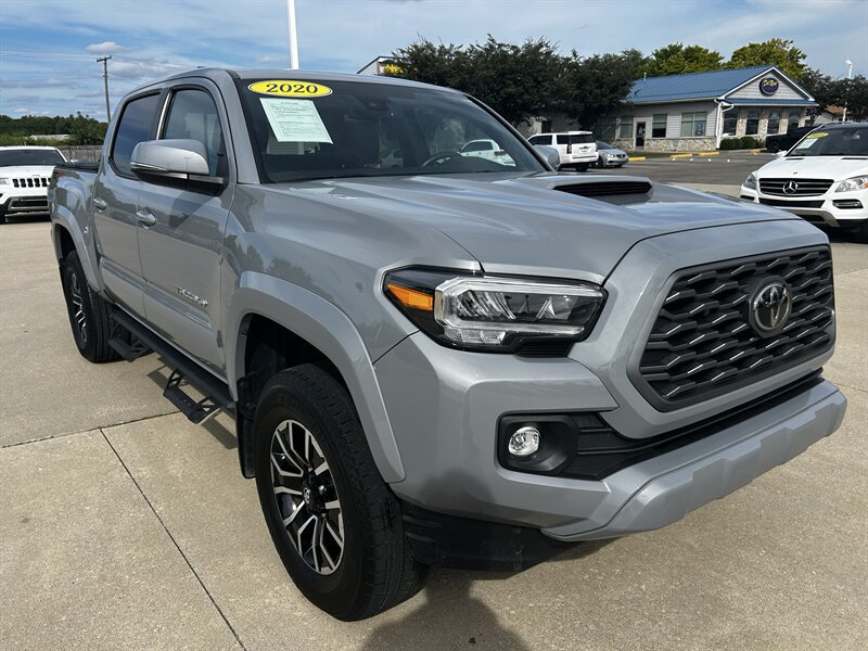 Used 2020 Toyota Tacoma TRD Sport w/ TRD Premium Sport Package AWD/4WD image 1