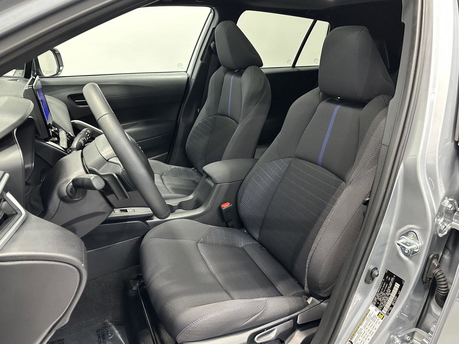 Used 2026 Toyota Corolla Cross AWD Hybrid w/ Moonroof Package image 15