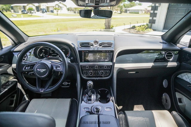 Used 2021 Bentley Bentayga AWD/4WD image 40