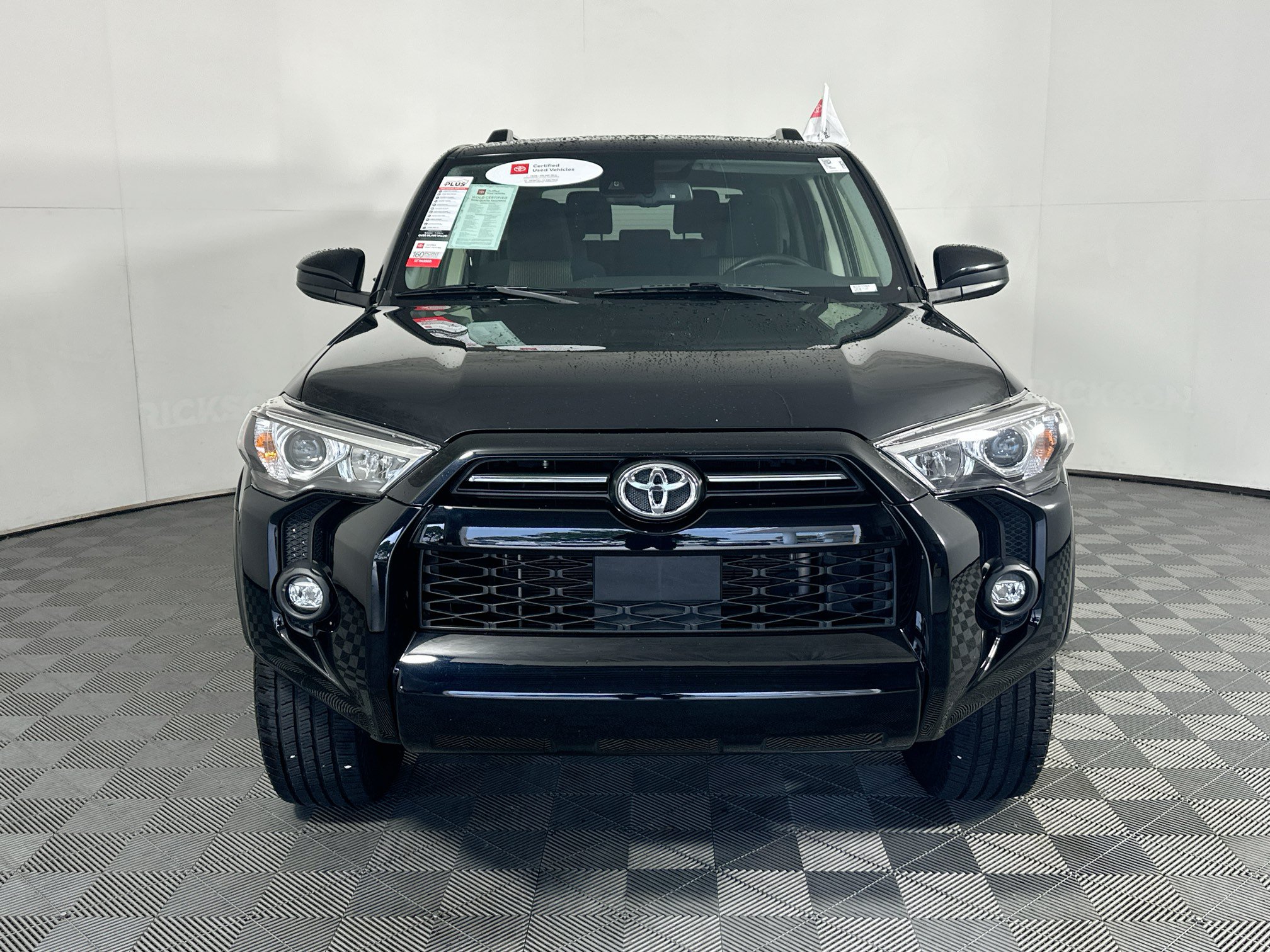 Used 2024 Toyota 4Runner SR5 RWD image 8