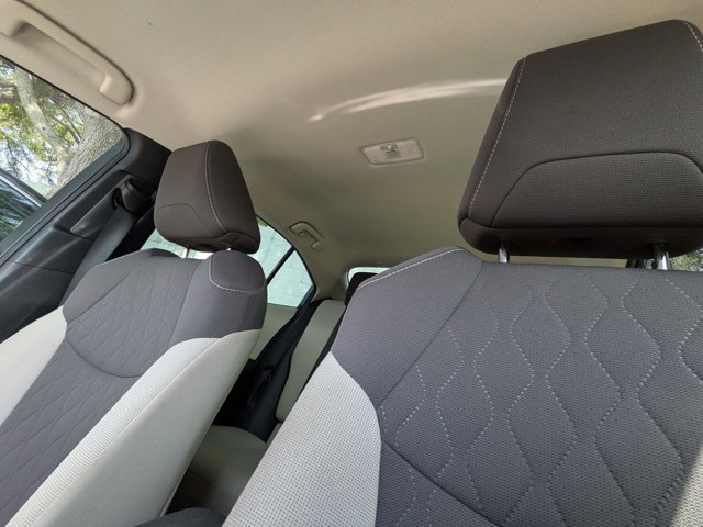 Used 2022 Toyota Corolla LE image 14