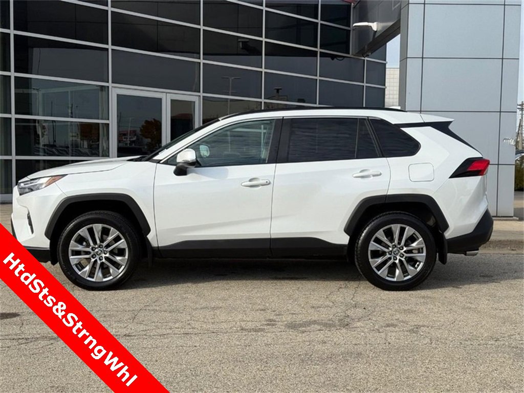Used 2023 Toyota RAV4 XLE Premium image 7