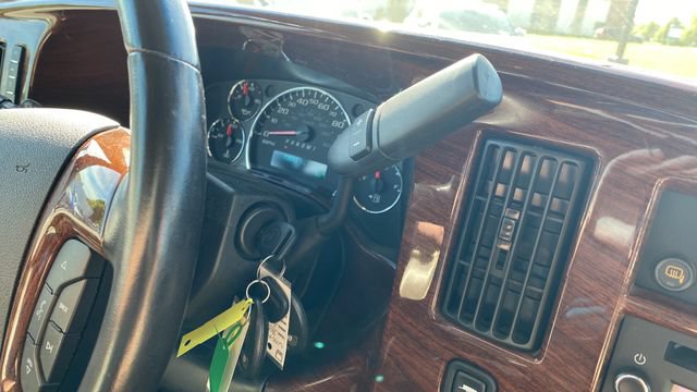 Used 2013 GMC Savana 2500 Extended RWD image 19