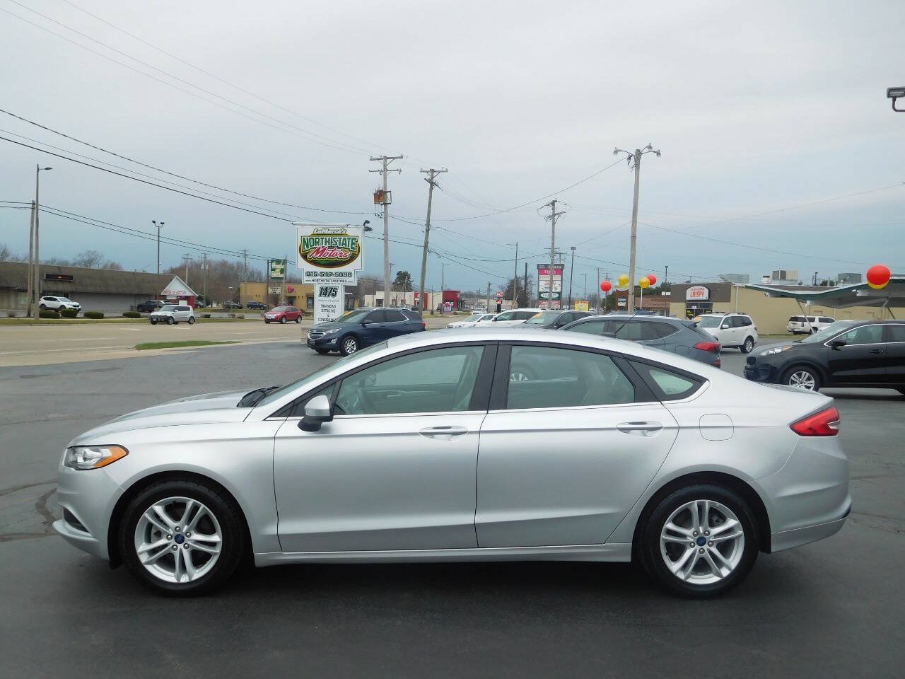 Used 2018 Ford Fusion SE FWD image 4