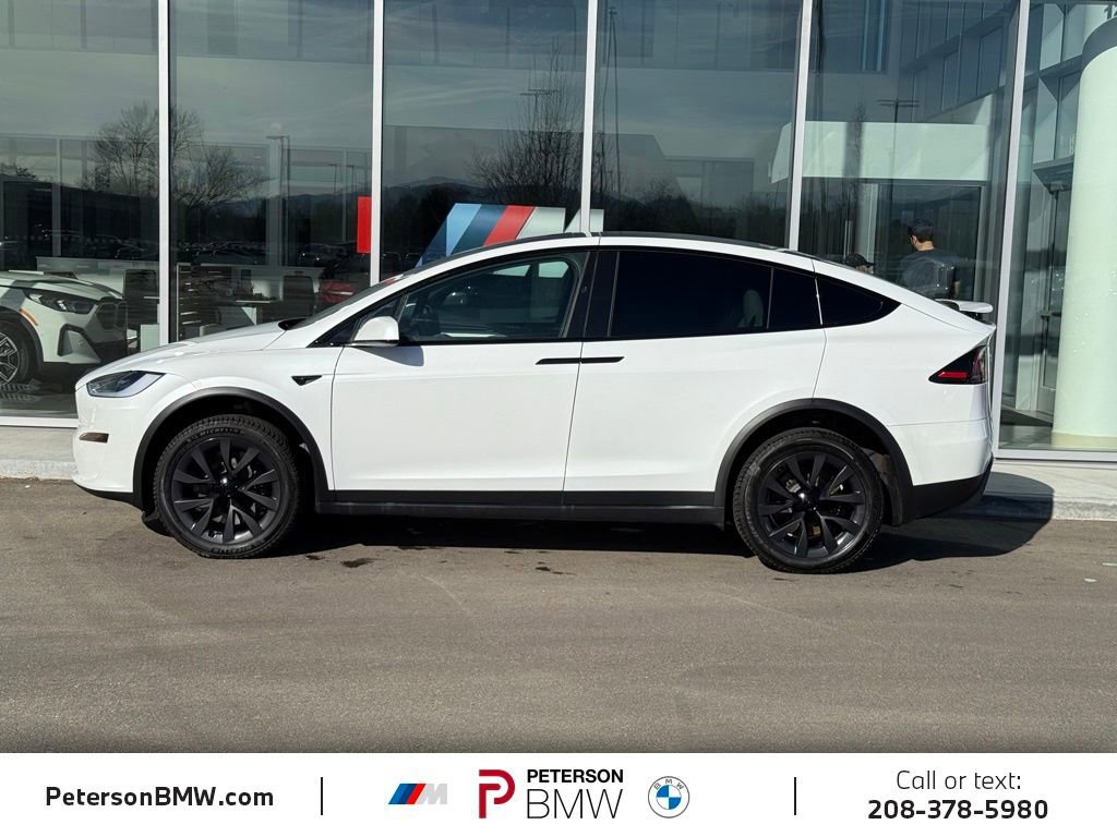 Used 2024 Tesla Model X image 2