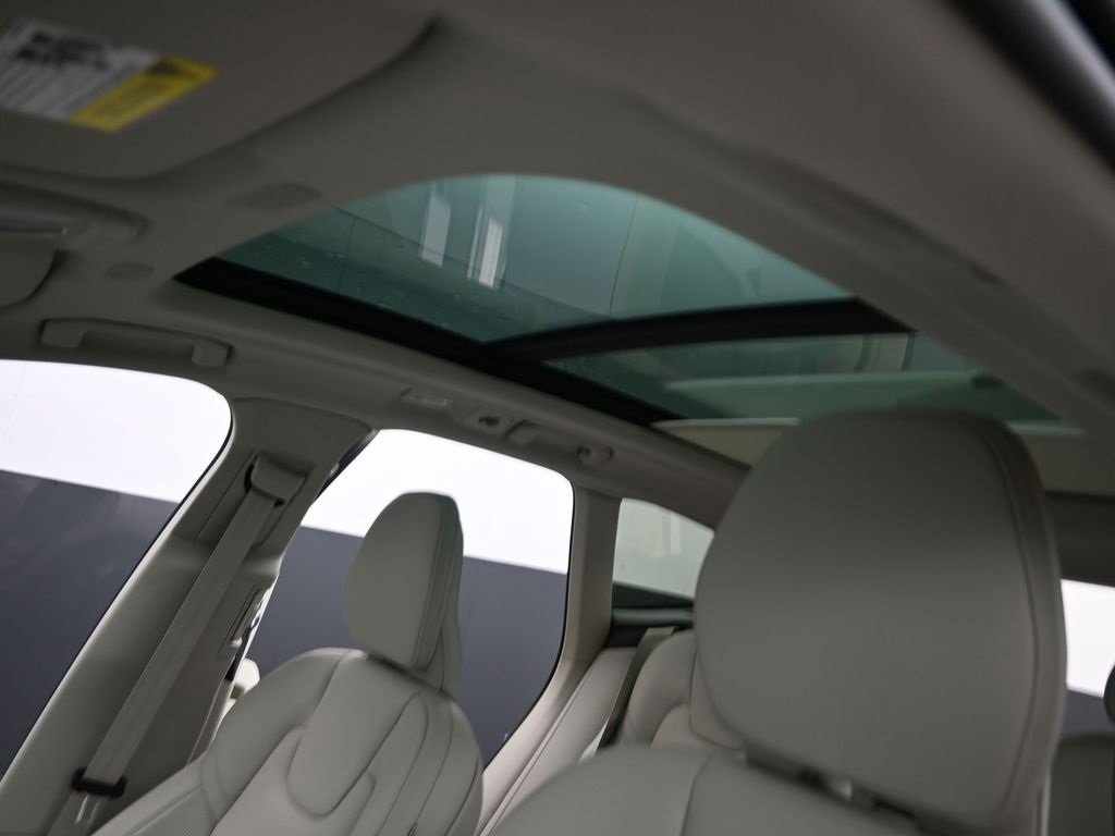 New 2026 Volvo XC60 B5 Ultra w/ Protection Package Premier image 27