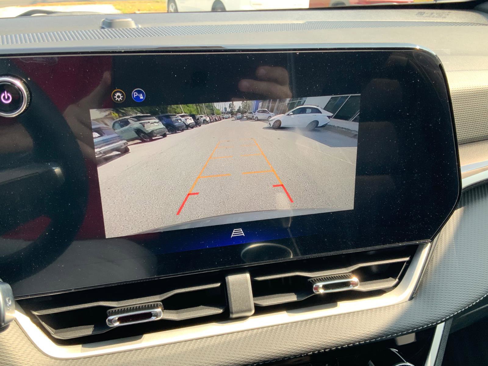 New 2026 Chevrolet Equinox LT w/ Convenience Package II image 22