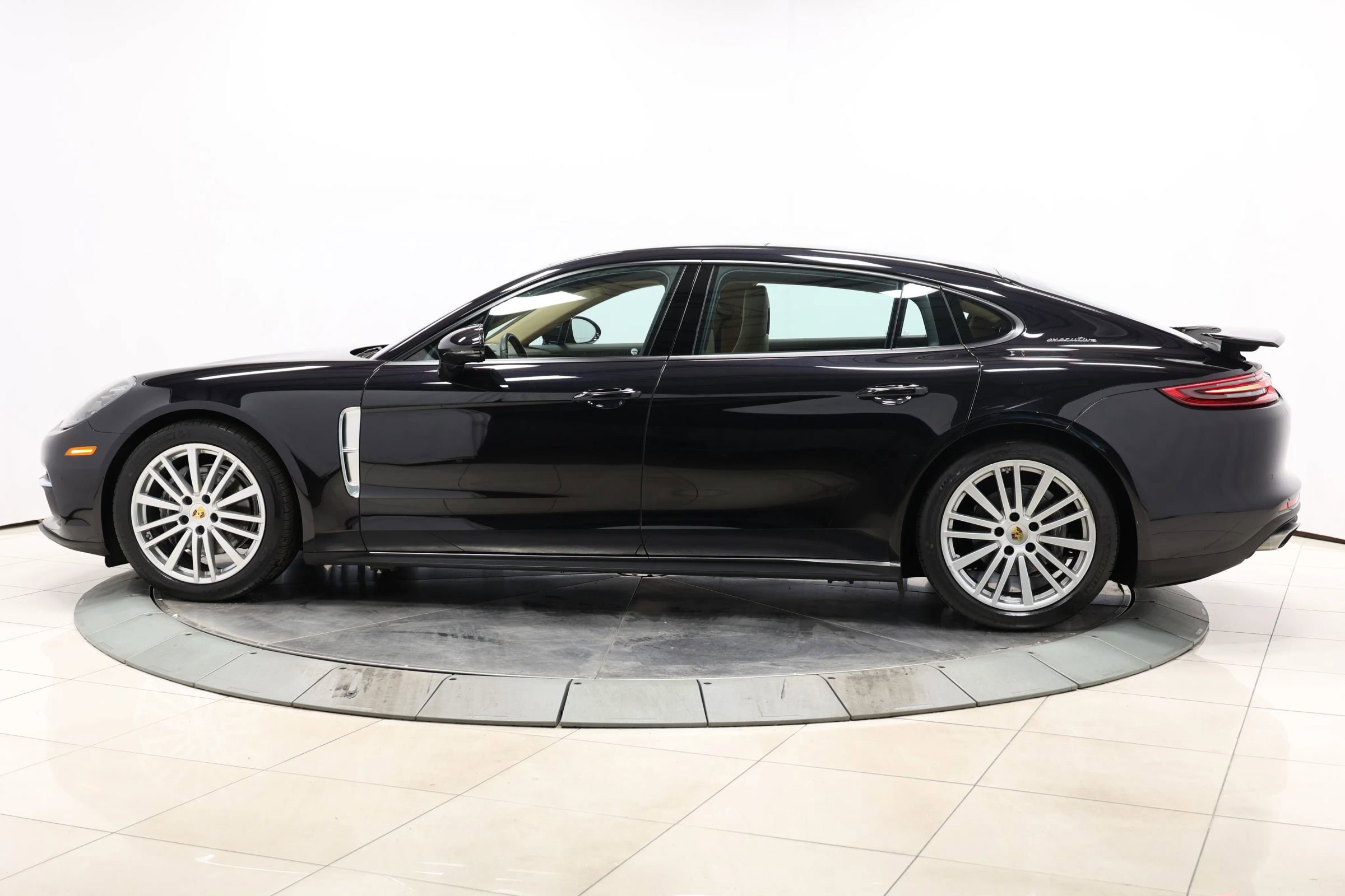 Used 2018 Porsche Panamera 4 Executive w/ Dark Walnut Interior Package image 8