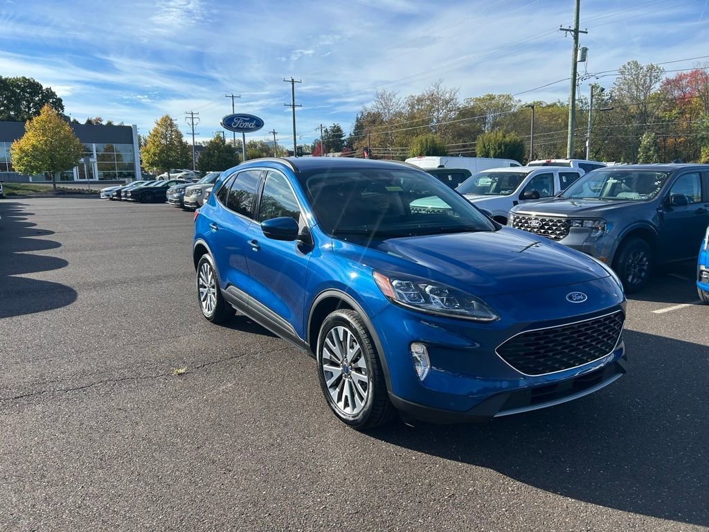 Certified 2022 Ford Escape Titanium w/ Class II Trailer Tow Package image 3